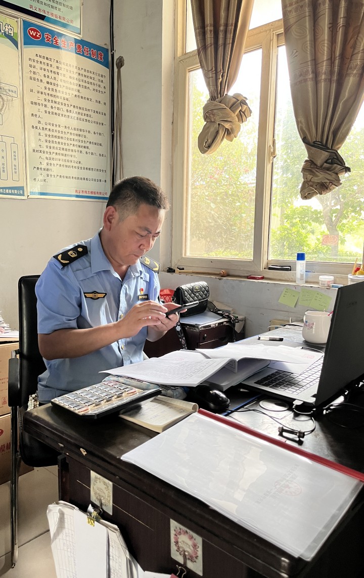 河洛鎮(zhèn)中隊(duì)到偉志模板日常檢查
